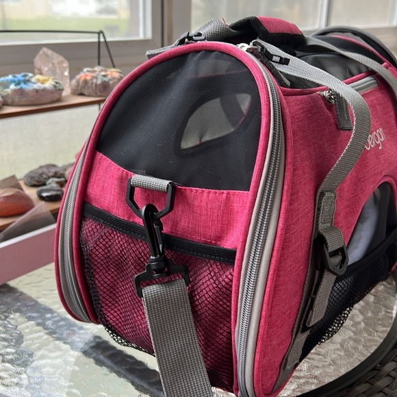 Bergan soft sided pet carrier NWOT - Picture 2 of 10